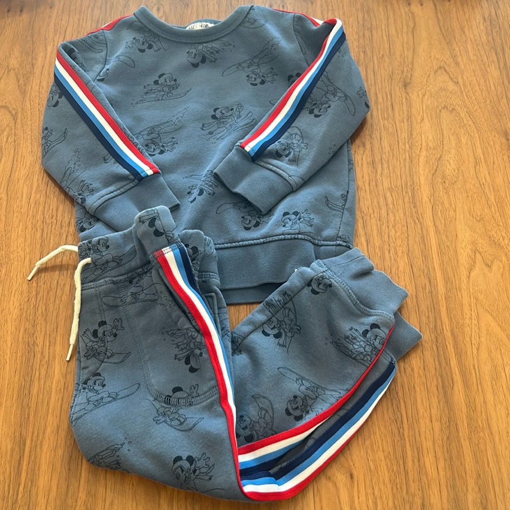 GAP 3T Mickey Mouse sweater jogger set